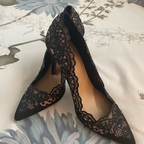 Almost new.. Worn once .. I ordered a size too big These shoes are so sexy - Picture 3 of 3